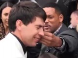 Will Smith CLEAN SLAPS Reporter on Men In Black 3 Premiere red carpet in exchange for a KISS
